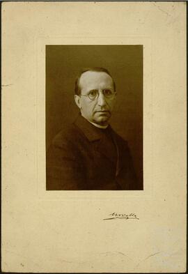 Retratos fotográficos de Nemesio Otaño Eguino.